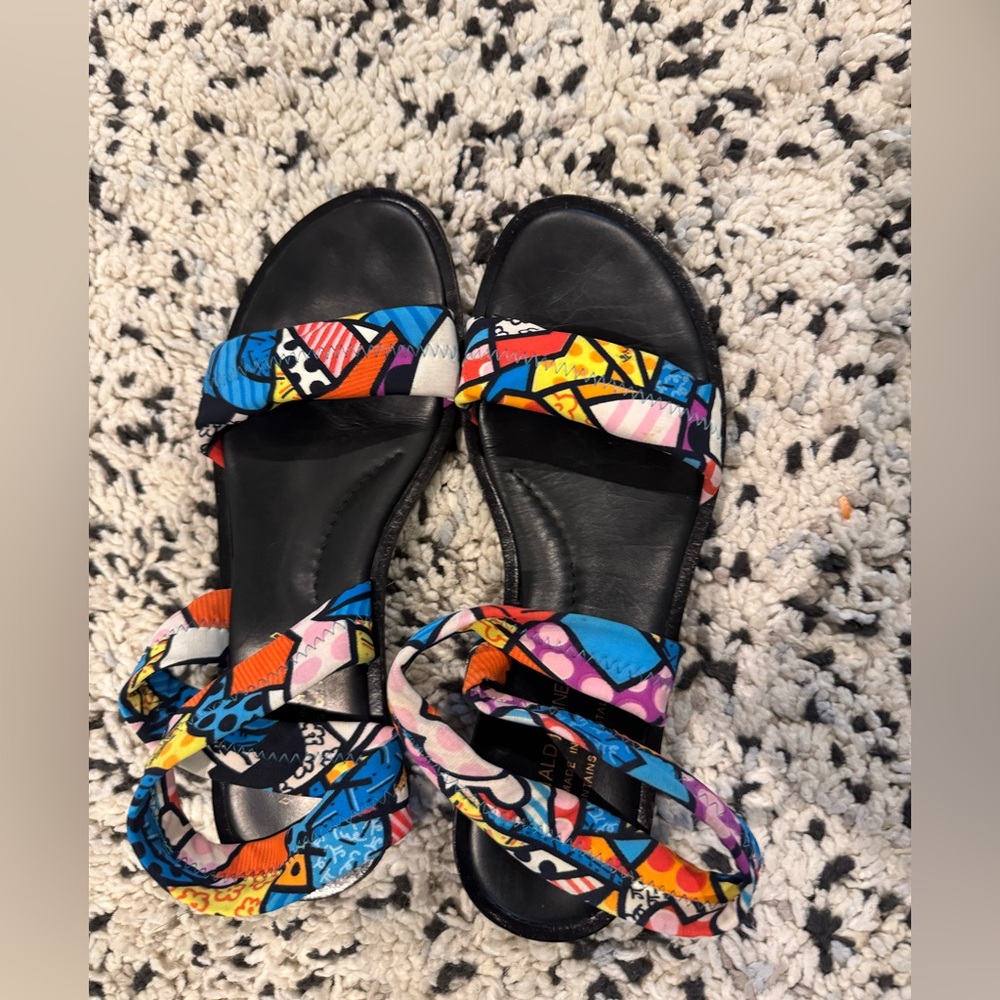 Donald J Pliner Multi-color Floral Print Stretch Fabric
2 way sandals sz7.5 - Picture 2 of 4